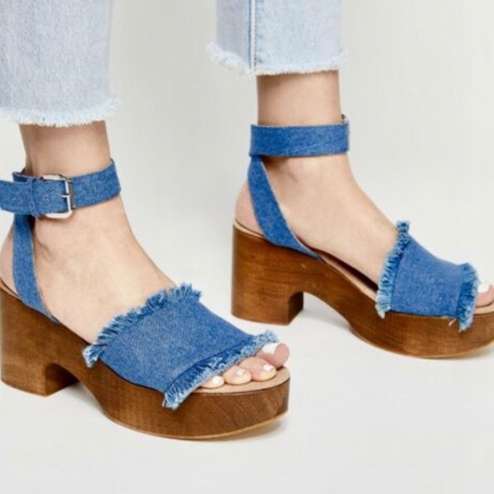 Denim Frayed Plantform Clog